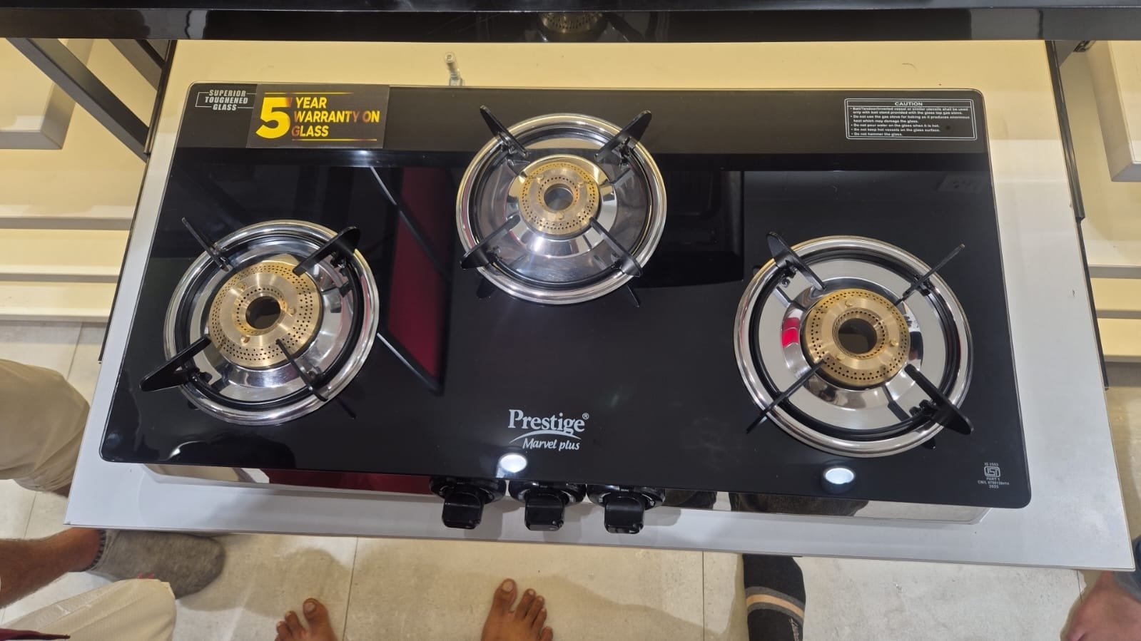 Modern glass top gas stove